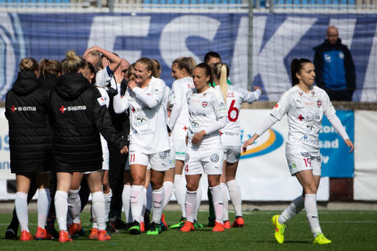 Rosengårds Lisa-Marie Karlseng Utland jublar