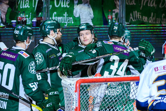 Färjestads Oskar Steen jublar