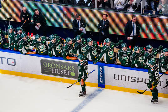 Färjestads Marcus Nilsson jublar med lagkamrater