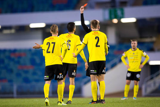 Frejs Pedro Ribeiro får rött kort