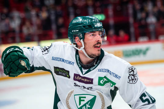 Färjestads Sebastian Erixon jublar