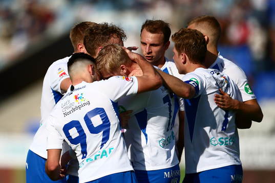 IFK Norrköpings Sead Haksabanovic kramar om Kalle Holmberg