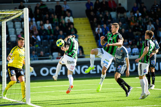 GAIS Karl Bohm gör ett mål som blir bortdömt för offside