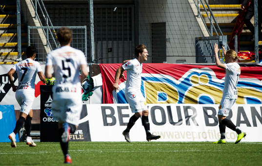 Örgrytes Victor Sköld gör 0-1 och jublar