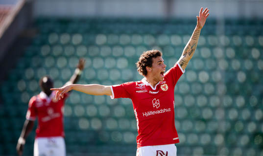 Kalmars Herman Hallberg gestikulerar