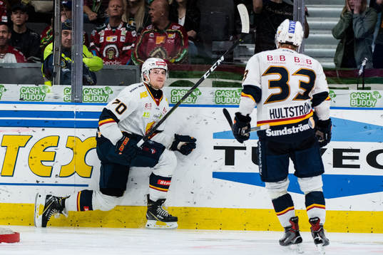 Djurgårdens Marcus Davidsson  jublar