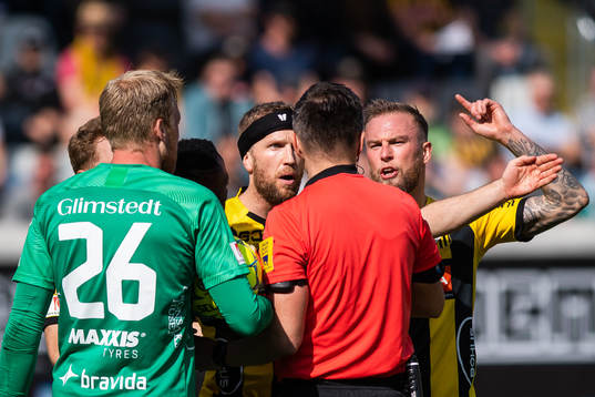 Häckens målvakt Peter Abrahamsson, Rasmus Lindgren och