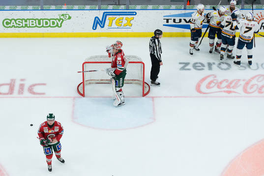 Djurgårdens Marcus Davidsson jublar med lagkamrater