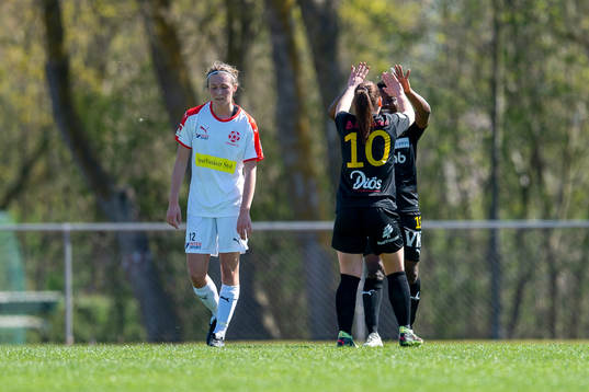 Umeås spelare jublar efter 0-3 målet