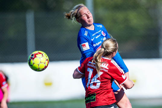 Örebros Eveliina Summanen mot Limhamn Bunkeflos Elina Lenir