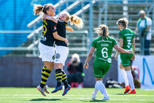 s Elsa Törnblom jublar efter 1-1 under fotbollsmatchen i Elitettan mellan AIK och Hammarby den 22 APRIL 2019 i Stockholm.