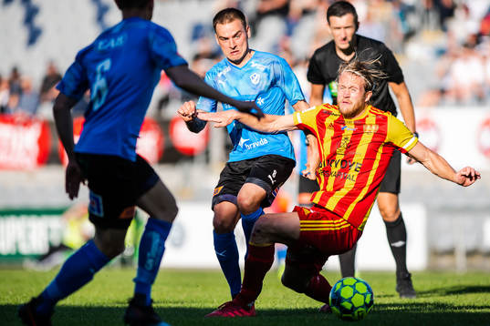 Halmstads Pontus Silfwer och Syrianskas Anders Bååth