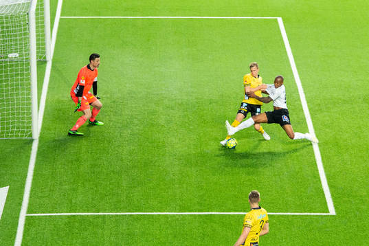 Örebros Carlos Strandberg