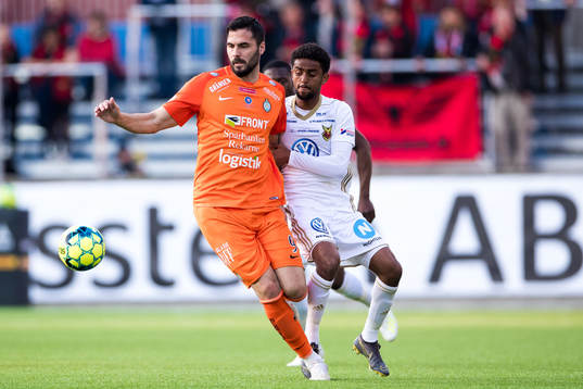 AFC Eskilstunas Denni Avdic och Östersunds Tesfaldet Tekie