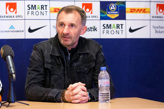 AFC Eskilstunas tränare Nemanja Miljanvoic på