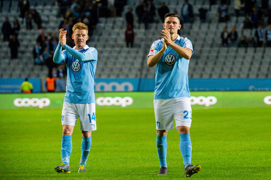 Malmö FFs Anders Christiansen och Marcus Antonsson tackar publiken