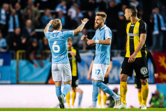 Malmö FFs Oscar Lewicki och Rasmus Bengtsson jublar efter 4-1