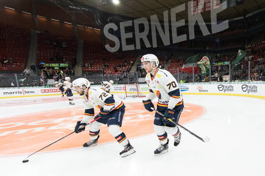 Djurgårdens Emil Bemström och Marcus Davidsson innan