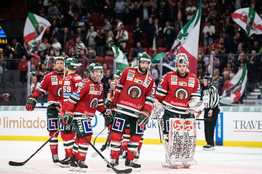 Frölundas Chay Genoway, Brandon Gormley och målvakt Johan