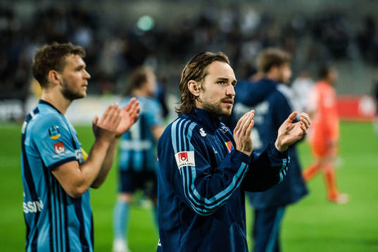 Djurgårdens Kevin Walker tackar supportrar