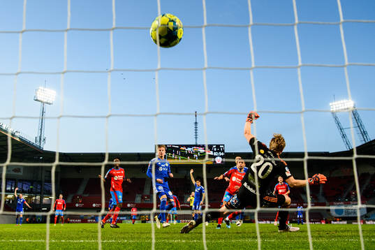 Helsingborgs David Boysen oroar mot Sundsvalls målvakt