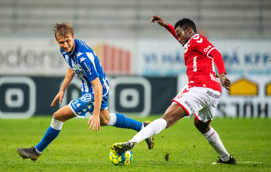 Kalmars Chima Akas och IFK Göteborgs Benjamin Nygren