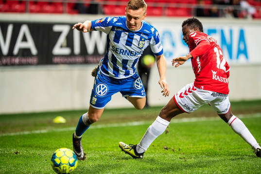 Kalmars Chima Akas och IFK Göteborgs Sebastian Ohlsson