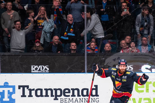 Djurgårdens Mattias Guter jublar