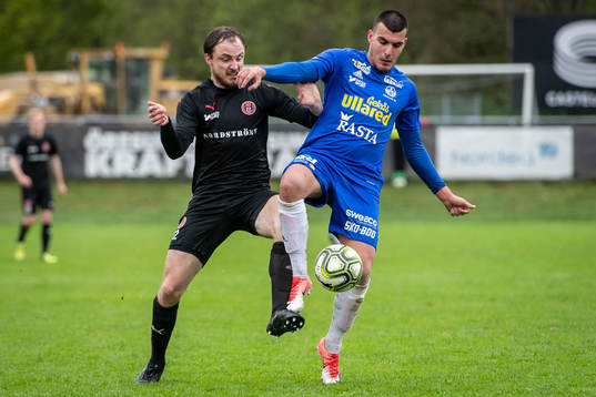 Hittarps Bertil André Kopfinger i kamp med Ullareds  John Nilsson