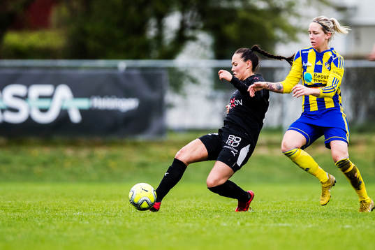   Hittarps Isabel Maria Aguilar och Eskilsminnes Jasmine Hansen