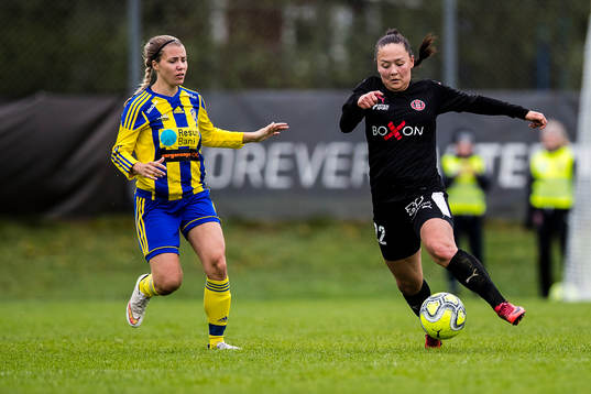  Eskilsminnes Ronja Kindblad och Hittarps Isabel Maria Aguilar 