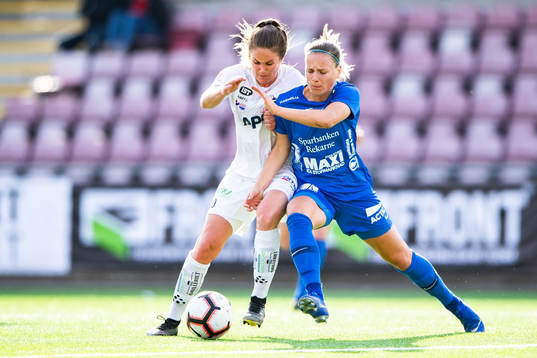 Växjös Sandra Lindkvist och Eskilstunas Julia Tunturi