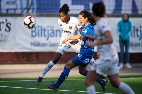 Växjös Osinachi Marvis Ohale och Eskilstunas Loretta Kullashi