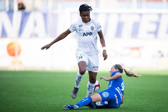 Växjös Osinachi Marvis Ohale och Eskilstunas Julia Tunturi