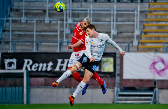 Örebros Albin Granlund och Kalmars Moestafa El Kabir