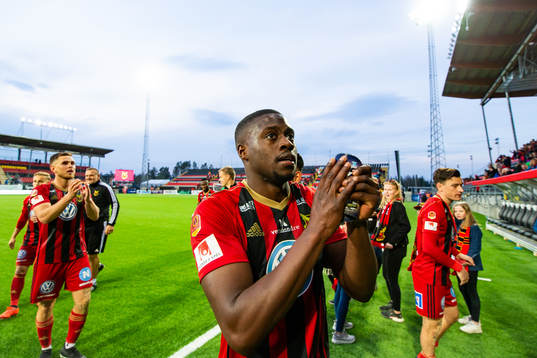 Östersunds Isak Ssali Ssewankambo jublar