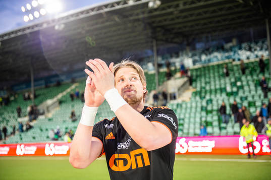 Sundsvalls målvakt William Eskelinen jublar