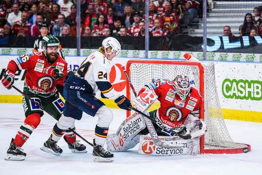 Djurgårdens Erik Walli-Walterholm oroar framför