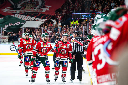 Frölundas Jonathan Sigalet och Max Friberg jublar