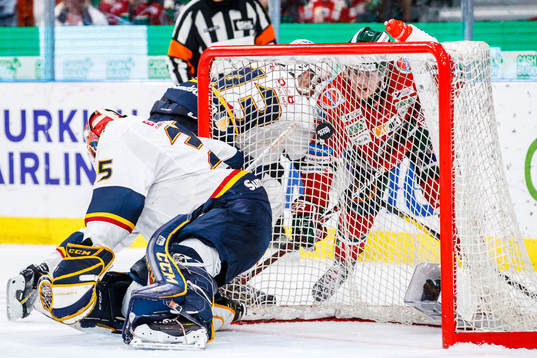 Frölundas Samuel Fagemo gör 5-2 bakom Djurgårdens
