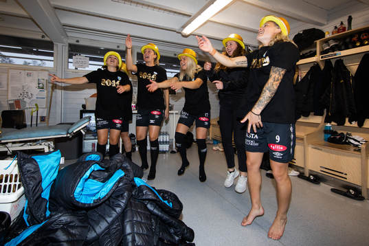 Göteborgs Amanda Johnsson Haahr och Filippa Curmark jublar