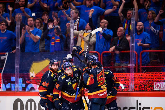 Djurgårdens Emil Bemström jublar