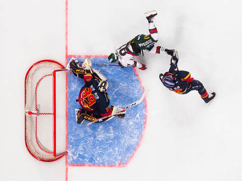 Frölundas Ryan Lasch gör 0-2 bakom Djurgårdens målvakt