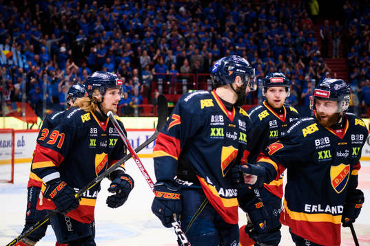 Djurgårdens Axel Jonsson Fjällby jublar