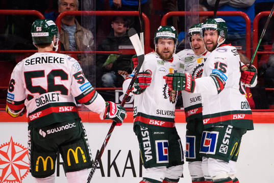 Frölundas spelare jublar