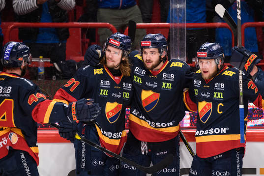 Djurgårdens Emil Bemström jublar med lagkamrater