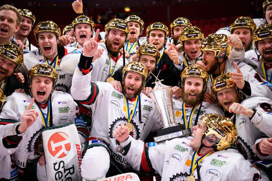 Frölundas Joel Lundqvist, Ryan Lasch och målvakt Johan