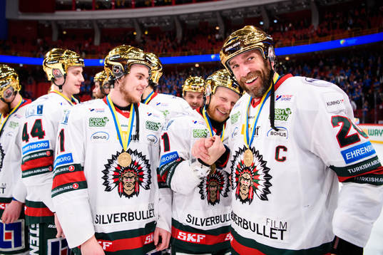 Frölundas Ryan Lasch och Joel Lundqvist jublar