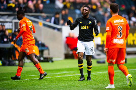 s Chinedu Ogbuke Obasi reagerar