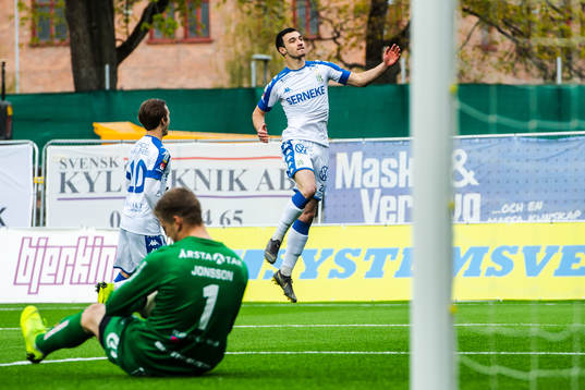 IFK Göteborgs Giorgi Kharaishvili jublar